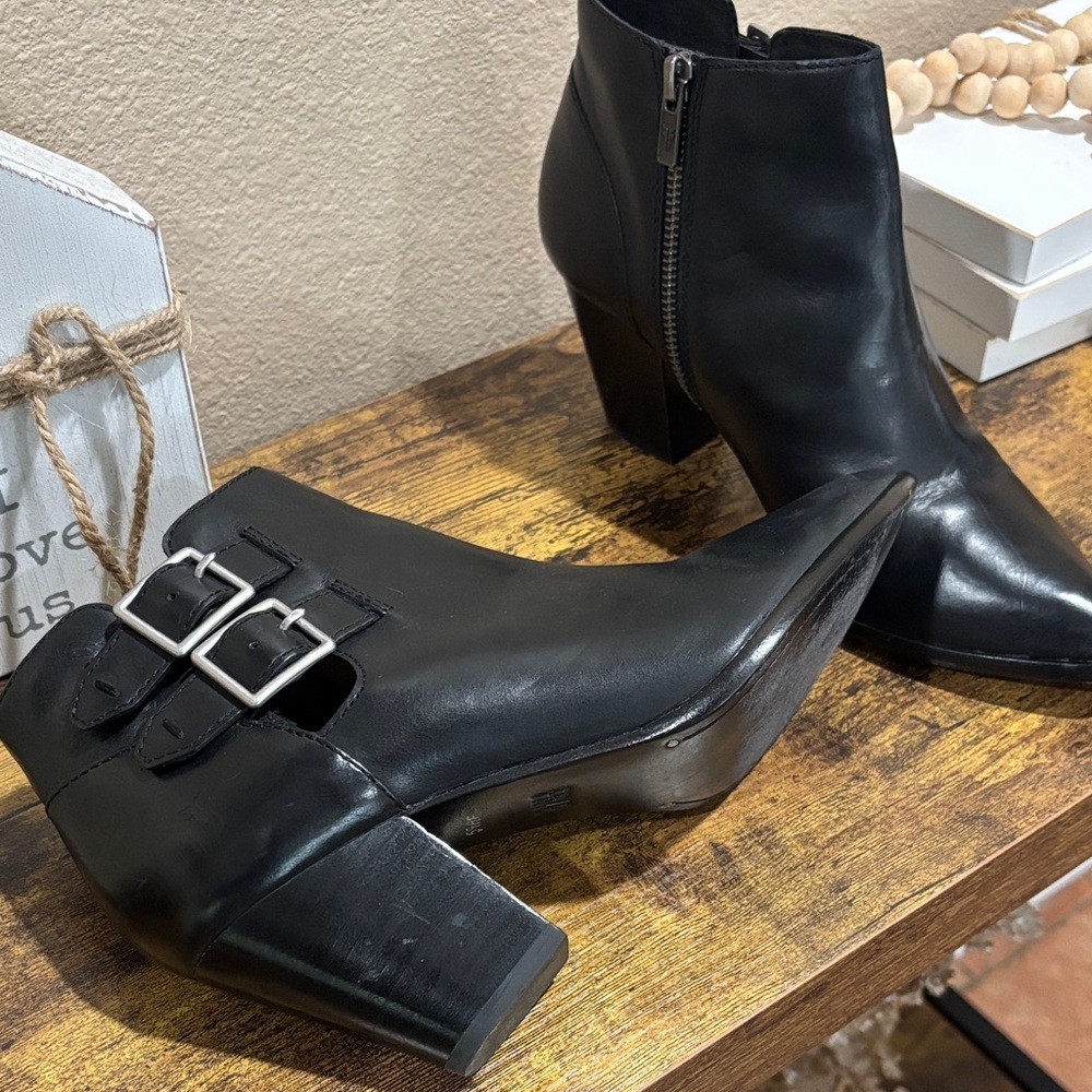 Frye Black Leather Ankle Jennifer Booties with Buckles - Picture 10 of 10